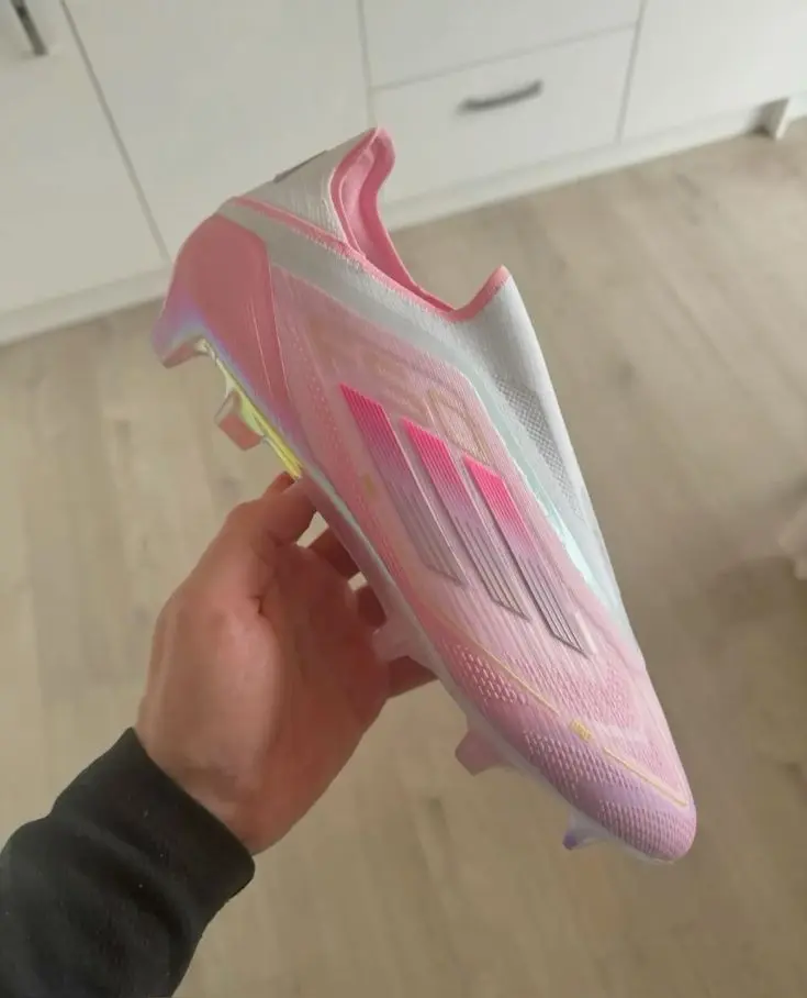 yamine yamal adidas boots5.webp