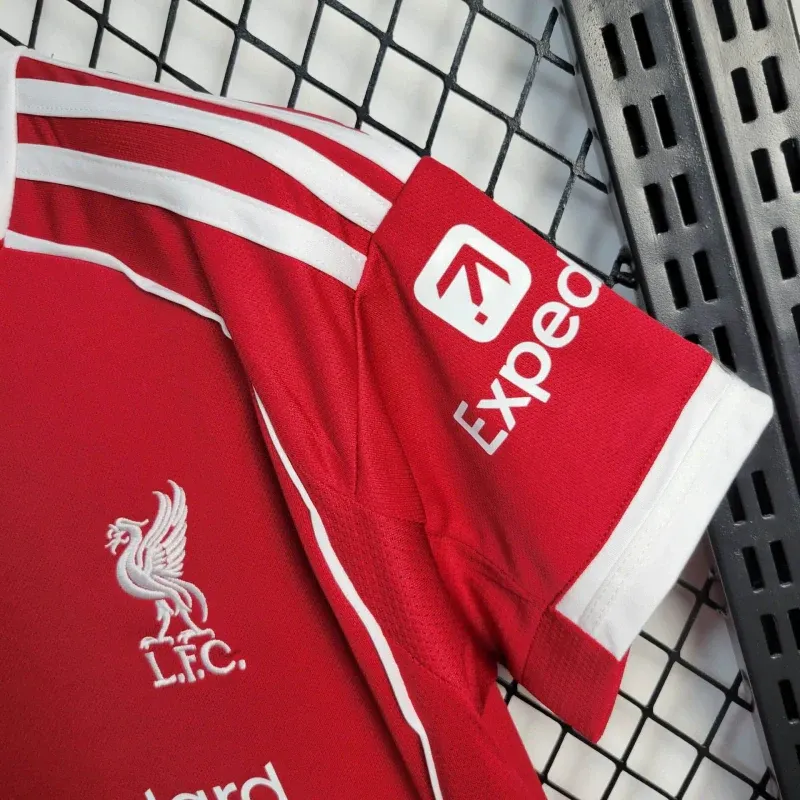 Liverpool-25-26-Home-Fan-Version-By-Kickbase-7.webp