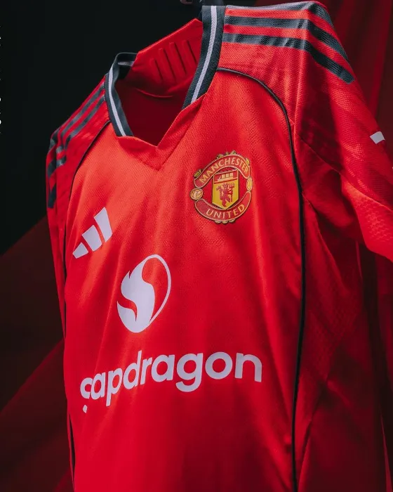 Manchester-united-Home-Player-Version-2526-.webp