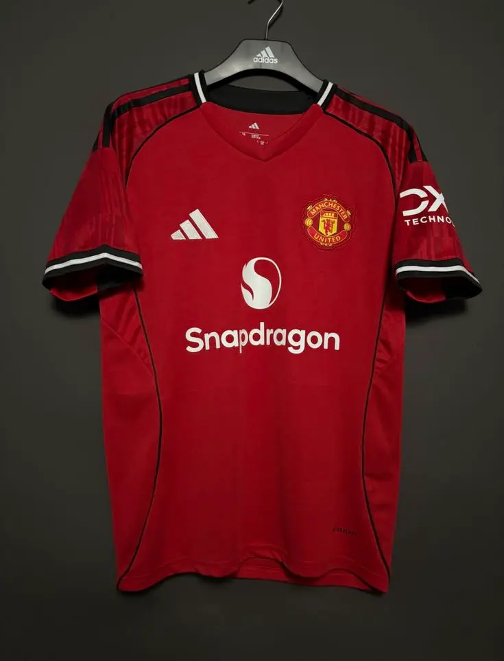 man united home2.webp